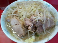 「小ラーメン600円ヤサイニンニク」@ラーメン二郎 三田本店の写真