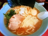 「ラーメン中盛+味玉+ワンタン」@おーくら家 本店の写真