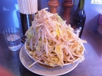 「ラーメン（野菜マシにんにく少しアブラ）」@らーめん大 池袋店の写真
