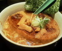 「ラーメン 800円」@背脂醤油 のあの写真