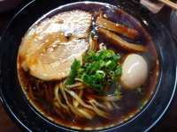 「大阪ブラック（太麺）（+大盛り&煮玉子）」@金久右衛門 本店の写真