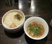 「浸け豚玉そば大」@俺の空 池袋店の写真