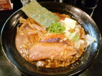 「焦がし醤油らーめん 750円」@麺家 うえだの写真