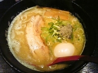 「鶏濃厚魚介にぼしらーめん（煮干濃度1）+煮玉子」@麺屋 吉宗の写真