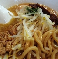 「ラーメン（麺少なめ味玉サービス） 650円」@ねじ式の写真