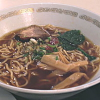 「ラーメン(小)300円とハムカツだけ450円」@あさくさ食堂の写真