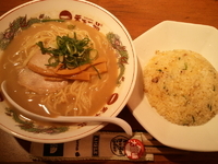 「チャーハン定食（こってり中華そば+チャーハン）」@天下一品 五反田店の写真