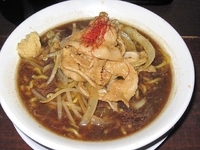 「肉盛りラーメン・正油 780円」@魁 肉盛りつけ麺 六代目けいすけの写真