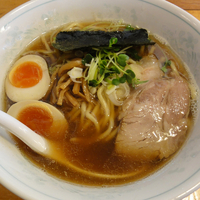 「煮干そば 800円 + 味付玉子 100円」@中華そば 田家 本店の写真