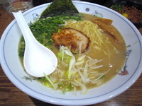 「鶏白湯らうめん（大盛）」@らうめん 纏の写真