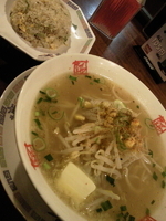 「・塩ラーメン+満腹セット（ギョーザ/半チャーハン）」@おおぎやラーメン 館林店の写真