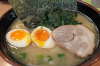 「味玉ラーメン（750円）」@濃厚豚骨ラーメン こく丸の写真