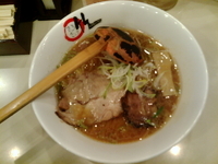 「たまり醤油ラーメン」@まる竹本舗 カレッタ汐留店の写真