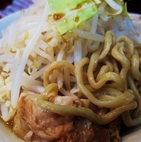 「ラーメン（麺少なめ）ニンニク 680円」@用心棒の写真