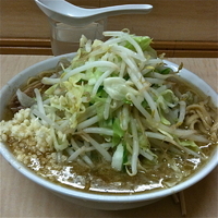 「小ラーメン（ニンニク少し・野菜増し￥650）」@ラーメン二郎 京成大久保店の写真