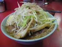 「小豚（ヤサイ、ニンニク、アブラ）」@ラーメン二郎 桜台駅前店の写真