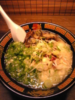 「ラーメン+追加ネギ+きくらげ￥990」@一蘭 横浜西口店の写真