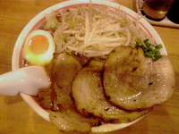 「豚骨魚辛みそチャーシュー+大盛り」@とんこつラーメン 光★MENJIの写真