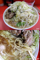 「「らーめん小（豚入り）・麺カタ目」￥700+野菜・ニンニク・アブ」@ラーメン二郎 三田本店の写真