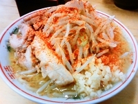 「ラーメン（ヤサイニンニクチョイマシ）+カレー」@だいこく製麺の写真