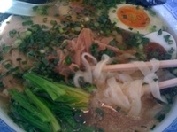 「ラーメン（ピロピロ麺,デフォ麺）700円 + 味玉 100円」@ラーメン サム吉の写真