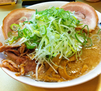 「しょう油ラーメン（ごっつ）680円」@超ごってり麺 ごっつの写真