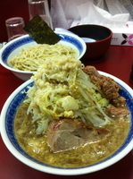 「つけめん小（全マシ）730円+ほぐし豚100円」@らーめん豚喜 川口店の写真