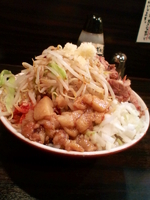 「小豚そば肉入り 780円  ニンニクちょっとだけ、あと全増し」@大盛軒の写真