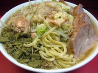 「小ぶた入り（ニンニクヤサイアブラ）+ふりふりカレー@800+50」@ラーメン二郎 上野毛店の写真