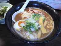 「吹上らーめん（〆ライス付き）」@つけ麺 らーめん 研究所の写真