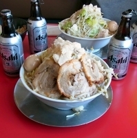 「大ラーメン+子豚 （全マシ、アブラだけダブル）」@ジャンクガレッジ 熊谷店の写真