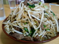 「牛肉そば 650円」@前田食堂 名護店の写真