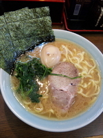 「ラーメン並み 麺カタメ【650円】 味玉【100円】」@寿々㐂家の写真