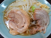 「ラーメン（小）（麺硬め・ニンニク少なめ） 650円」@ラーメンかじろうの写真
