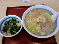 「菜めしセット（野菜らーめん塩+季節の菜めし）700円（税込み73」@8番ラーメン 富山駅店の写真