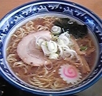 「しょうゆラーメン（450円）」@らーめん食堂 かかし 所沢店の写真