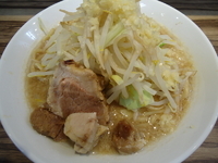 「ラーメン（並）（ヤサイちょいマシ・ニンニク） 720円」@ジャンクガレッジ プレナ幕張店の写真