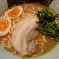 「ラーメン （味玉トッピング）」@らーめん七福家 新宿店の写真