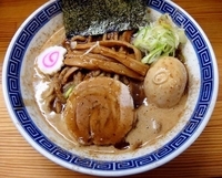 「中華蕎麦 700円（麺少なめ味玉サービス）」@中華蕎麦 サンジの写真