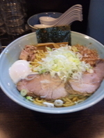 「温玉油そば大盛 950円」@兎に角 松戸店の写真