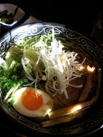 「知床とり塩ラーメン750円+餃子セット250円」@たけうちの写真