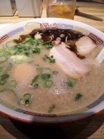 「SHIROMARU BASE 【700円】、味玉+香油【100円」@一風堂 大森店の写真