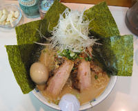 「塩らぁめん全部入り+味玉」@らぁ麺 波（シー） 神田錦町店の写真