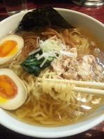 「自然洞ラーメン白+味玉 （500+100円）」@自然洞 麺舗の写真