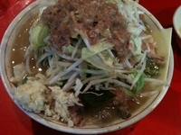 「全部入りラーメン ニンニクアブラ生卵」@ラーメン二郎 府中店の写真