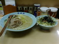 「定番（ネギチャーシュー） 小、ネギ丼」@ラーメン青木亭 浅草店の写真