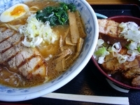 「ラーメン+丼セット（950円）」@優勝軒 柏店の写真