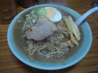 「正油ラーメン（700円）+大盛（100円）」@福来軒 本店の写真
