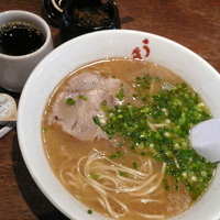 「うま馬ラーメン 600円（バリカタ） + サービスコーヒー」@うま馬 大名店の写真