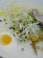 「牛乳ラーメン（￥730）+チーズ（￥100）」@しろくま食堂の写真